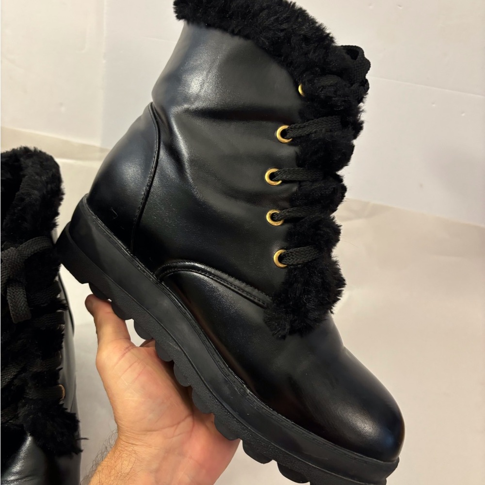Chunky Black Fuzzy Mixed Leather Booties Ankle Boots SZ 7.5/8 Lace Up Faux Fur